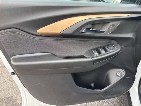 Used 2023 Chevrolet TrailBlazer ACTIV w/ Sun and Liftgate Package image 15