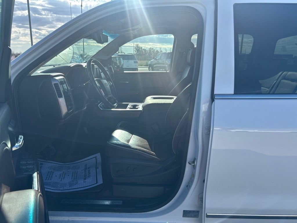 Used 2016 Chevrolet Silverado 1500 High Country w/ High Country Premium Package AWD/4WD image 9
