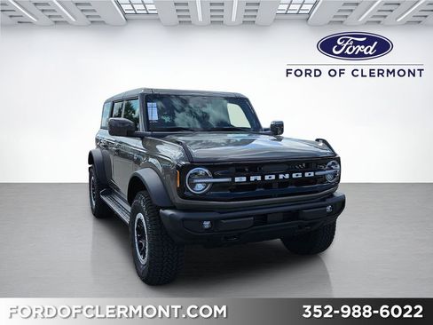 New 2025 Ford Bronco Outer Banks w/ Sasquatch Package image 1