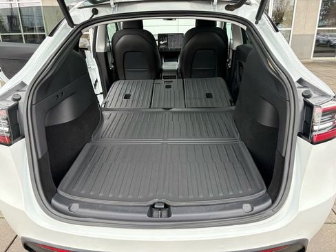 Used 2020 Tesla Model Y Long Range image 21