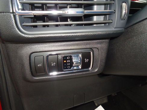 Used 2025 Lincoln Corsair AWD w/ Equipment Group 101A image 20