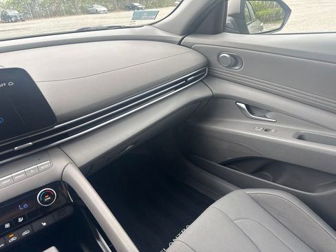 Used 2023 Hyundai Elantra SEL w/ Convenience Package FWD image 29
