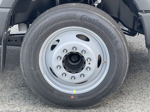 New 2026 Ford F450 XL w/ XL Chrome Package image 9