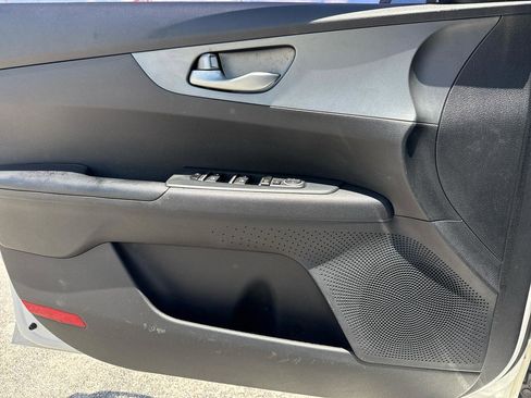 Used 2019 Kia Forte LXS FWD image 41