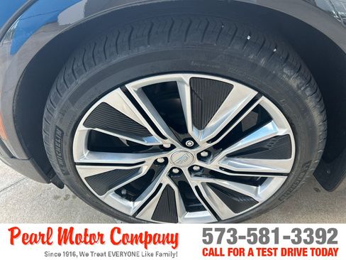 Used 2024 Cadillac Lyriq Luxury w/ Nappa Leather Package AWD/4WD image 8