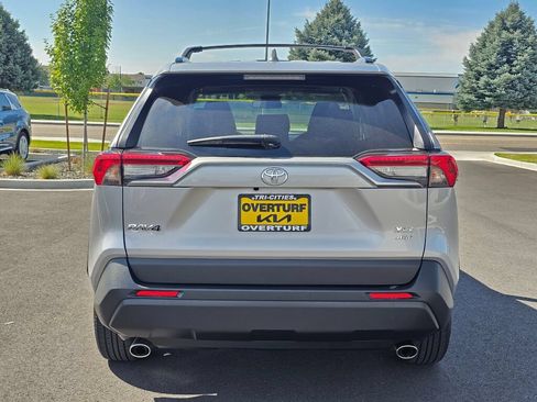 Used 2022 Toyota RAV4 XLE w/ Convenience Package AWD/4WD image 5