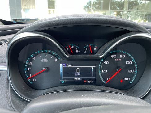 Used 2019 Chevrolet Impala LT w/ LT Convenience Package FWD image 4