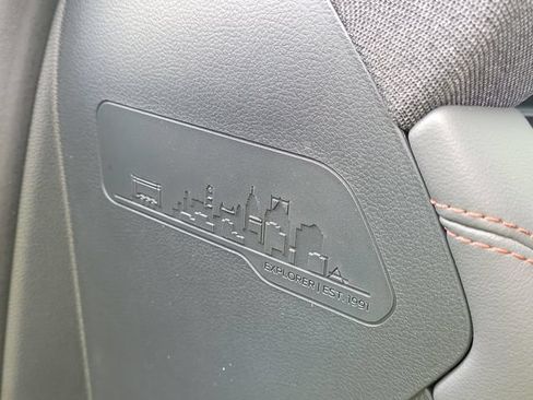 Used 2025 Ford Explorer Active RWD image 11