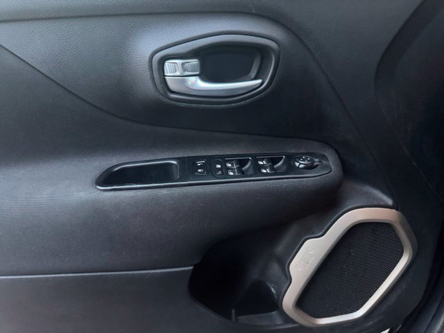 Used 2017 Jeep Renegade Sport w/ Power & Air Group FWD image 10