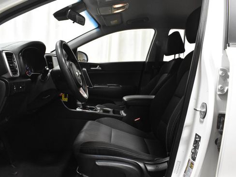 Used 2020 Kia Sportage LX AWD/4WD image 3