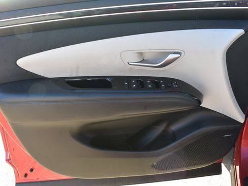 Used 2023 Hyundai Tucson Limited AWD/4WD image 12