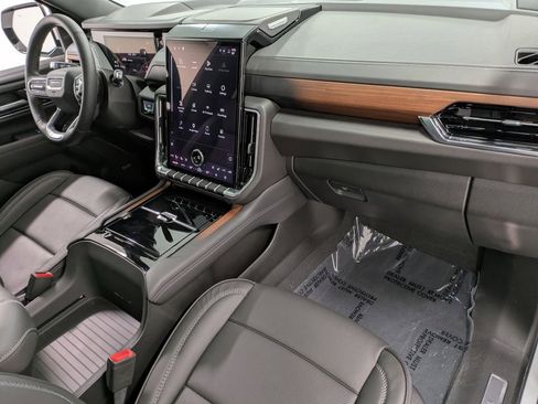Used 2026 GMC Yukon XL Denali w/ Sun & Power Step Package AWD/4WD image 30