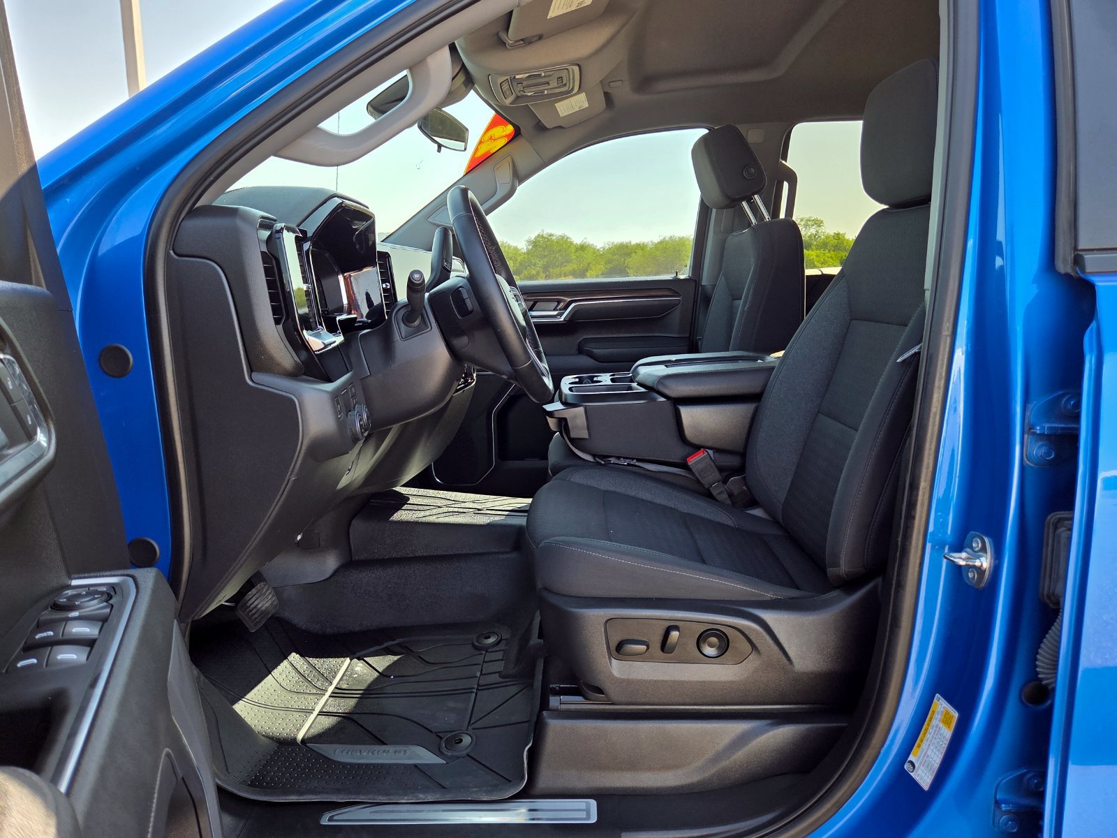 Used 2025 Chevrolet Silverado 1500 LT w/ Texas Edition Plus RWD image 18