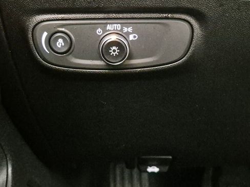 Used 2019 Chevrolet Equinox LT image 16