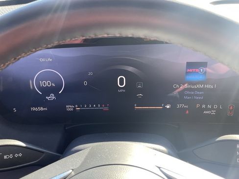 Used 2025 Buick Enclave Sport Touring image 14