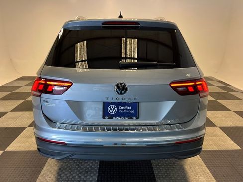 Certified 2024 Volkswagen Tiguan SE w/ Panoramic Sunroof Package FWD image 4