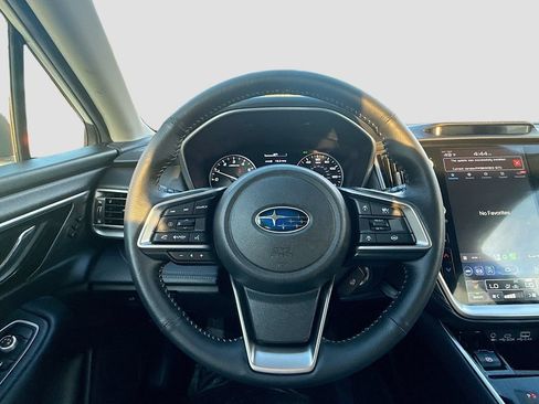 Used 2025 Subaru Outback Limited AWD/4WD image 11