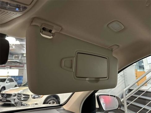 Certified 2022 Mercedes-Benz GLC 300 4MATIC image 28