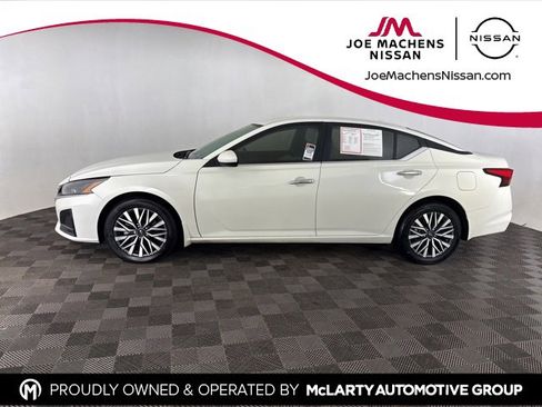 Certified 2023 Nissan Altima 2.5 SV image 8