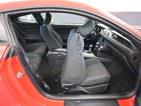 Used 2017 Ford Mustang Coupe image 35