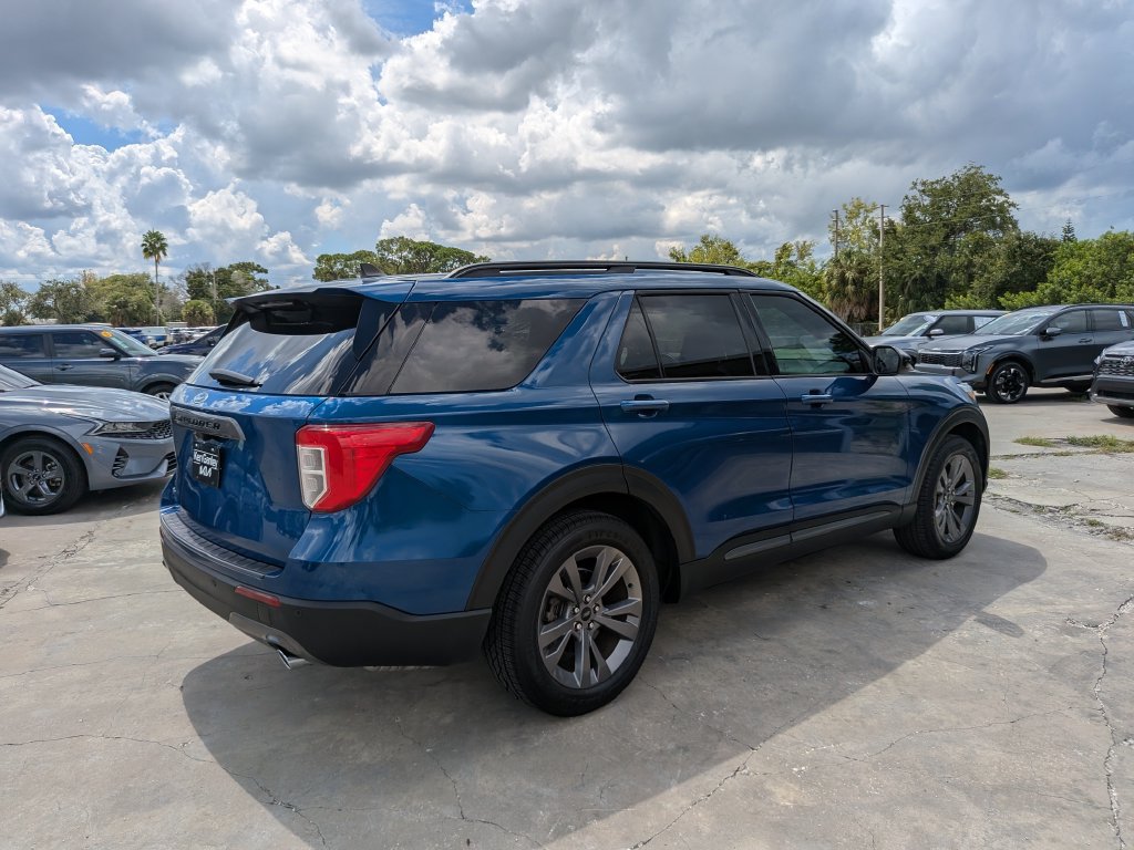 Used 2023 Ford Explorer XLT w/ Equipment Group 202A RWD image 8