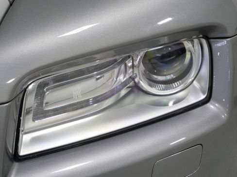 Used 2015 Rolls-Royce Wraith image 36