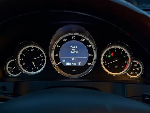 Used 2011 Mercedes-Benz E 550 Coupe image 16