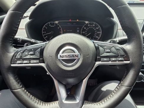 Used 2019 Nissan Altima 2.5 SR FWD image 10