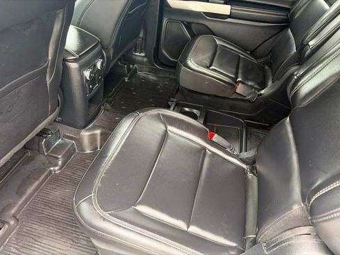 Used 2021 Ford Explorer XLT w/ Equipment Group 202A AWD/4WD image 31