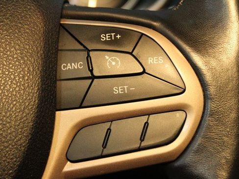 Used 2017 Jeep Cherokee Latitude w/ Comfort & Convenience Group image 23