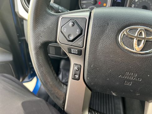 Used 2016 Toyota Tacoma SR5 w/ SR5 Appearance Package (SN) image 18