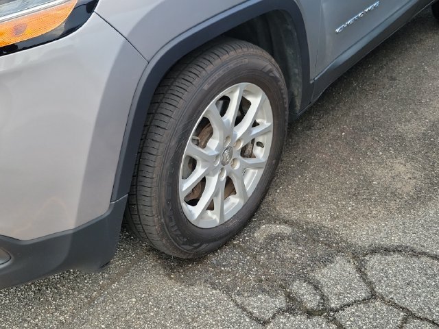 Used 2015 Jeep Cherokee Latitude FWD image 6