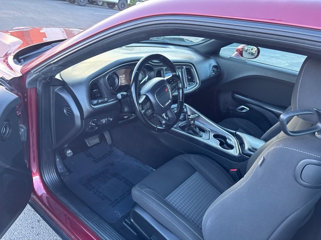 Used 2020 Dodge Challenger SXT RWD image 10