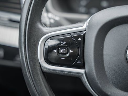 Used 2022 Volvo XC90 T6 Inscription w/ Climate Package image 24