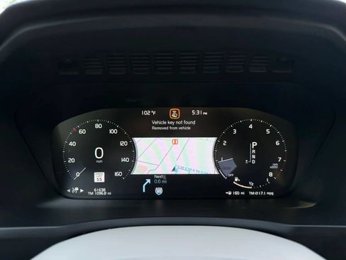 Used 2018 Volvo XC90 T6 Momentum w/ Convenience Package AWD/4WD image 32