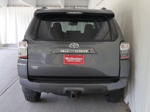 Used 2023 Toyota 4Runner SR5 Premium w/ Moonroof Package AWD/4WD image 30