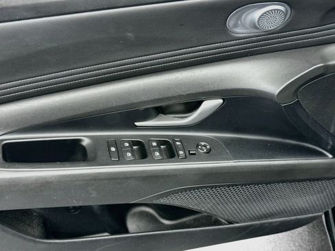 Used 2025 Hyundai Elantra SEL FWD image 15