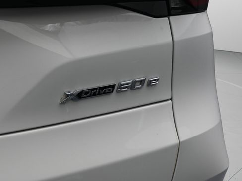 Used 2025 BMW X5 xDrive50e AWD/4WD image 12