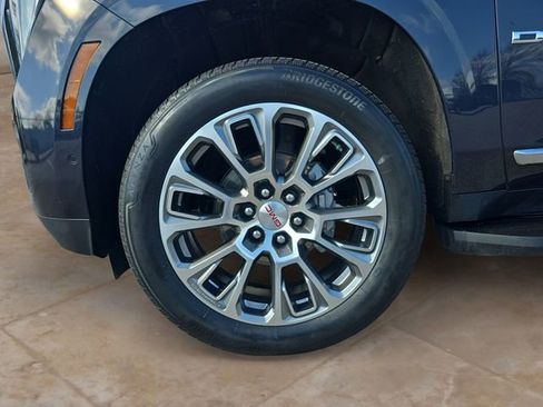 Used 2025 GMC Yukon Denali image 14
