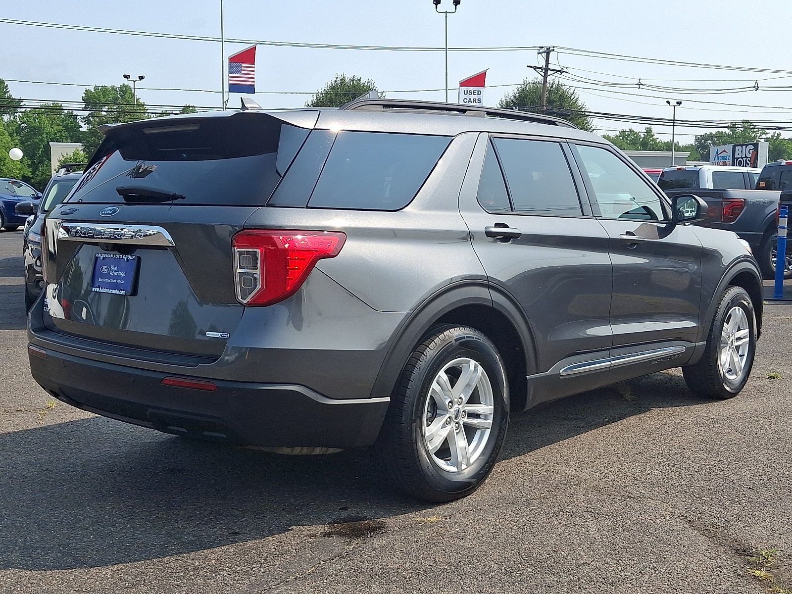 Used 2020 Ford Explorer XLT AWD/4WD image 7