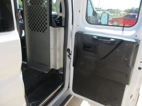 Used 2016 Ford Transit 250 130 Low Roof w/ Exterior Upgrade Package RWD image 8