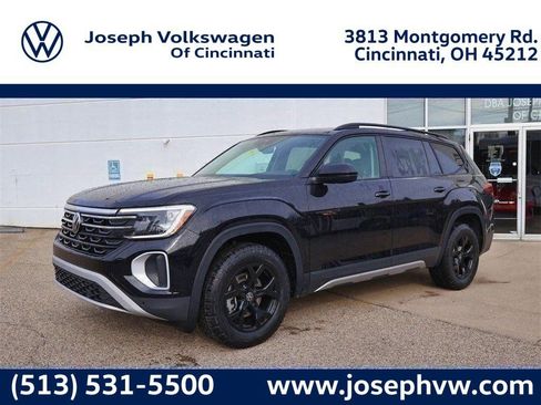 New 2026 Volkswagen Atlas Peak Edition AWD/4WD image 1