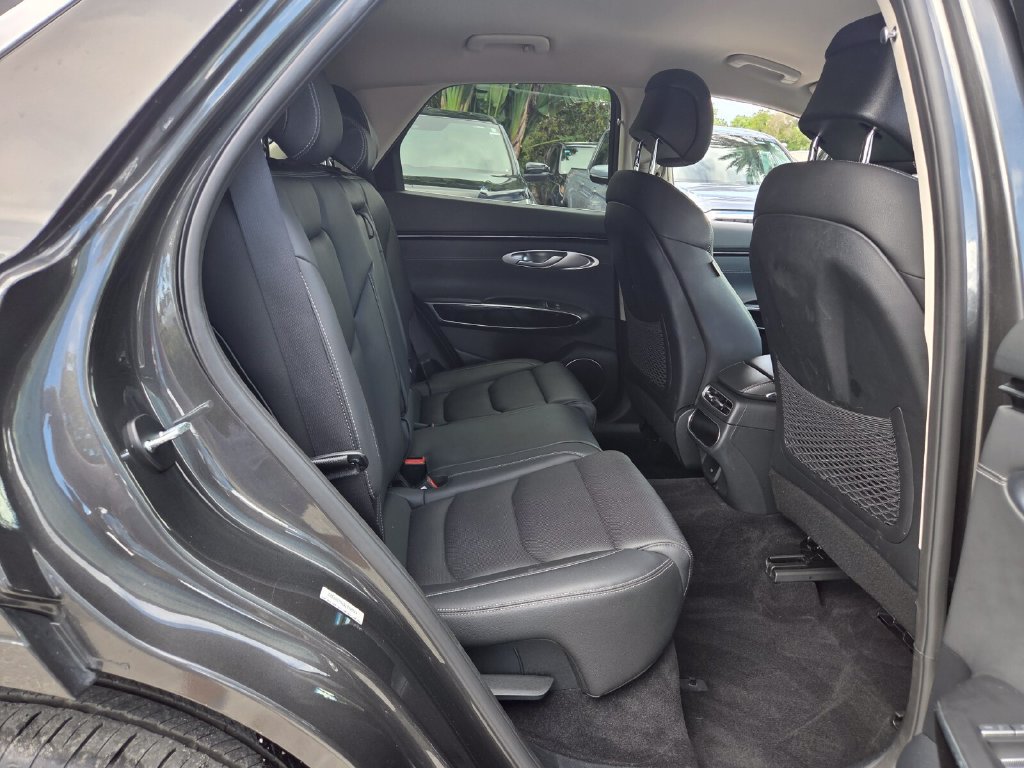 Used 2025 Genesis GV70 2.5T AWD/4WD image 17