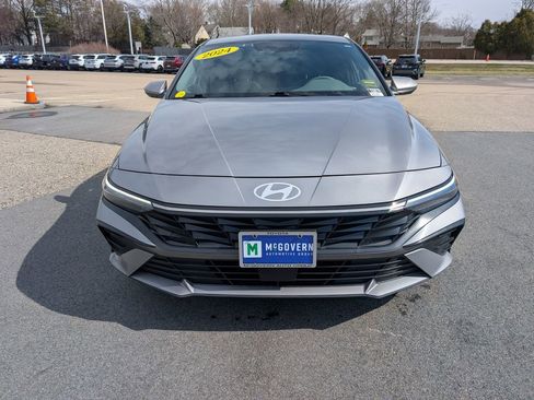 Used 2024 Hyundai Elantra SEL w/ Convenience Package FWD image 9