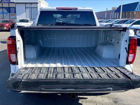 Used 2022 GMC Sierra 1500 SLE image 4