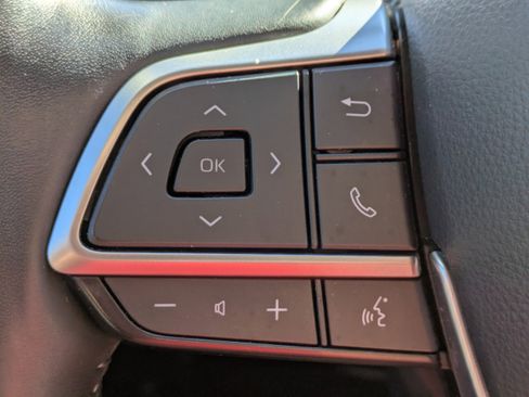 Used 2022 Toyota Highlander Platinum image 32