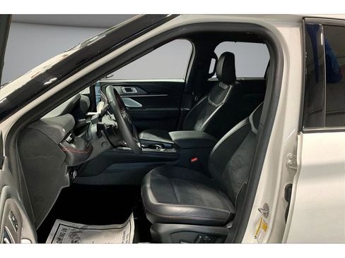 Used 2025 Ford Explorer ST AWD/4WD image 27