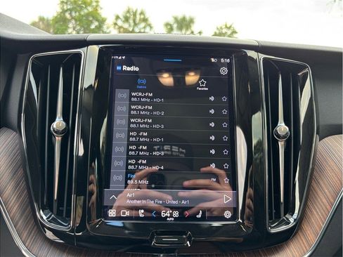 Used 2023 Volvo XC60 B5 Plus w/ Protection Package Premier image 29