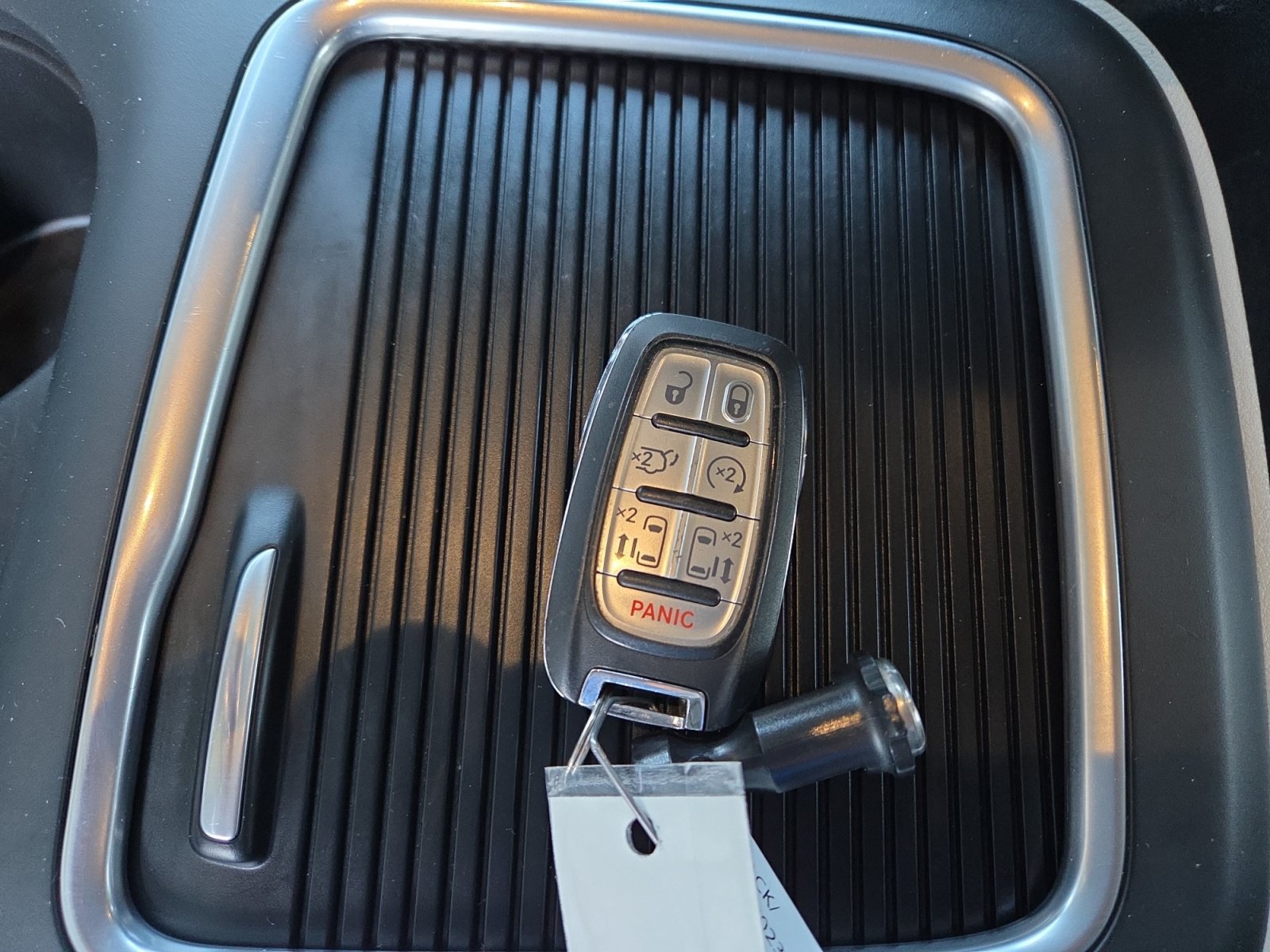 Used 2023 Chrysler Pacifica Touring-L FWD image 31