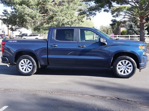 Used 2019 Chevrolet Silverado 1500 Custom w/ Custom Value Package image 3